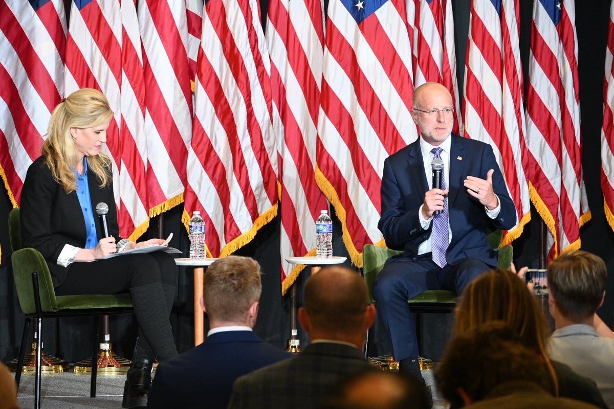 BrendanCarrFCC's tweet photo. AMERICAN DRONE DOMINANCE 🇺🇸

President Trump’s policies supercharged domestic drone manufacturing with billions of dollars now flowing into production plants here in America.

Great to join the @SBAgov Defense Industrial Base Drone Summit today to discuss the FCC’s role. https://t.co/L2vdhfN2Lk