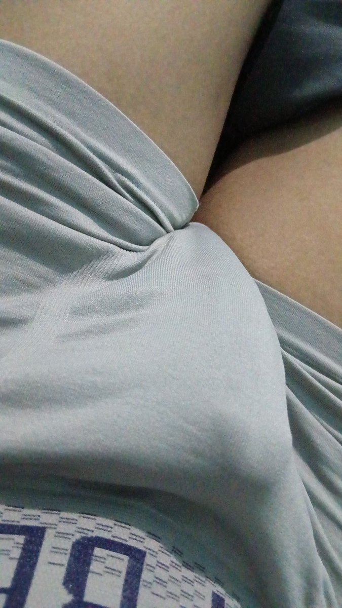 adriankhaa's tweet photo. ada yang mau bantuin ga udah lama ga crot nih https://t.co/Vt0nYaBlmf