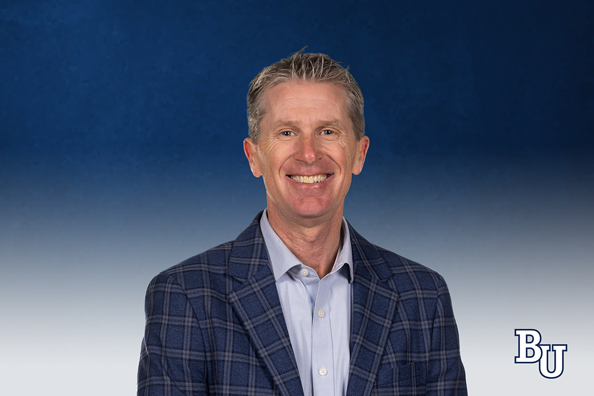 BethelU's tweet photo. What makes college athletics transformational—not transactional?

Bethel Athletics Director Greg Peterson ’92 shares how faith, community, coaches, and teammates help students grow beyond the scoreboard.

Read the full Q&amp;A: https://t.co/RPTirTmYBE https://t.co/V755YR7h5w