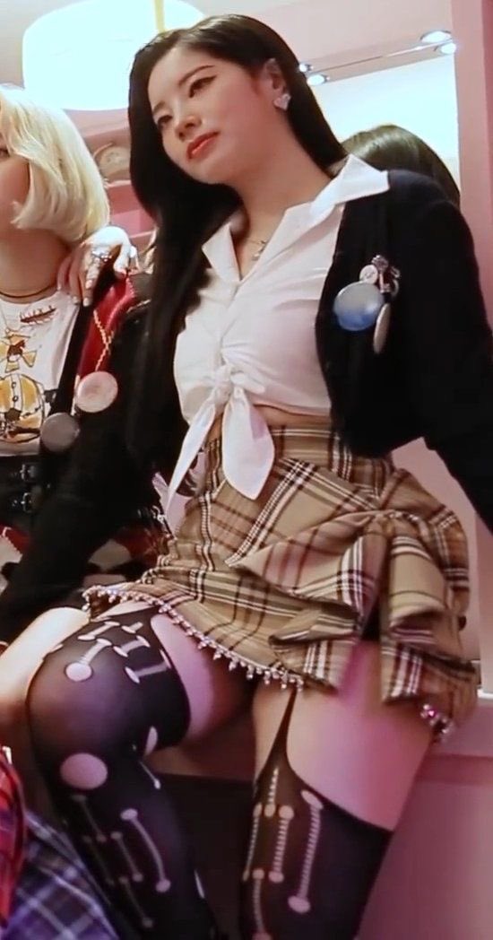 g288q's tweet photo. ダヒョンのぶともも効く💓❤️

太ももに挟んで気持ちよくなりたい💢

#ダヒョン　#TWICE #オナペ　#イメプ https://t.co/pUep6kjaiv