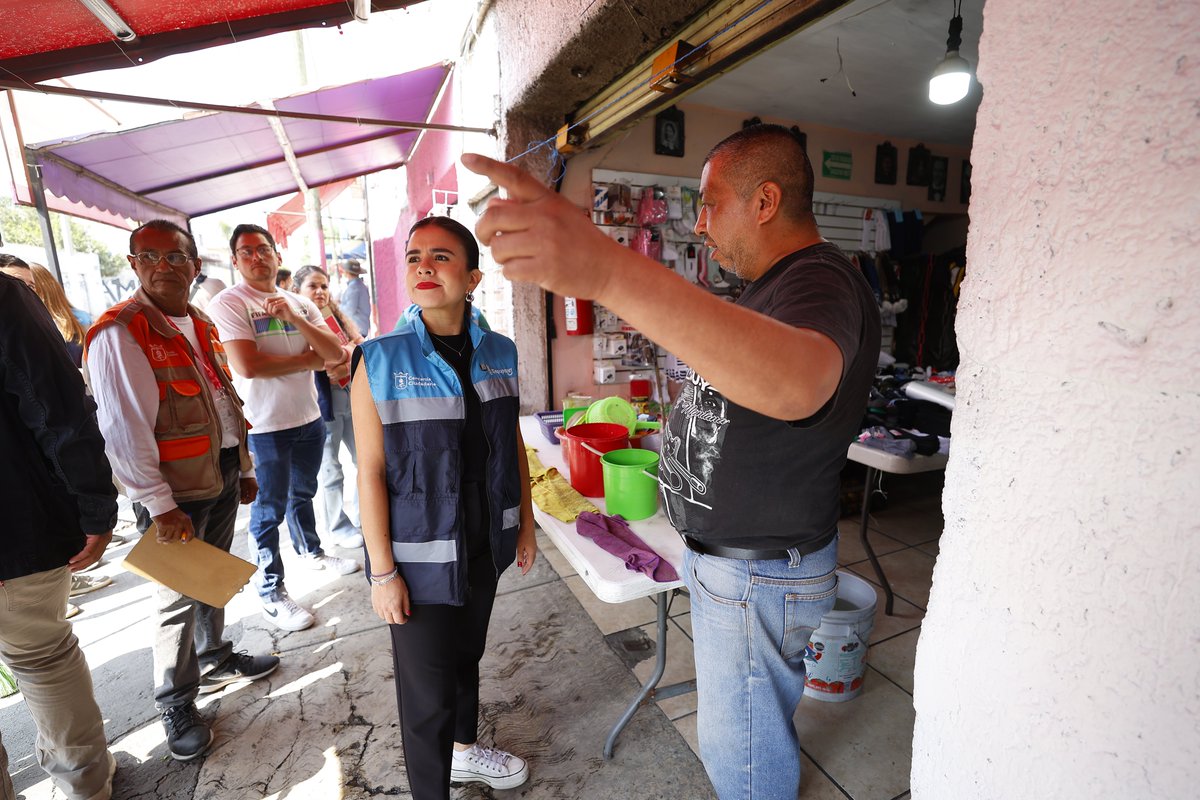 isauraamadorn's tweet photo. En tiempos de ruido y de distracción mediática, lo importante es no perder de vista lo que somos y lo que hemos construido juntas y juntos.

Zapopan es trabajo, comunidad, talento y orgullo. Hay mucho por cuidar, mucho por mejorar y mucho por seguir construyendo.

Aquí seguimos, trabajando bien y de buenas por nuestra ciudad.

¡Ánimo y que tengan bonita tarde!