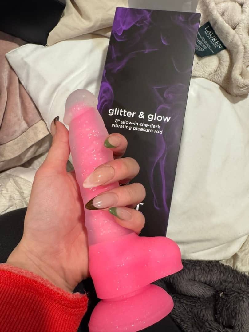 jassiejayft's tweet photo. Like to play with my toys 💦 https://t.co/ZyNhC4Ga28