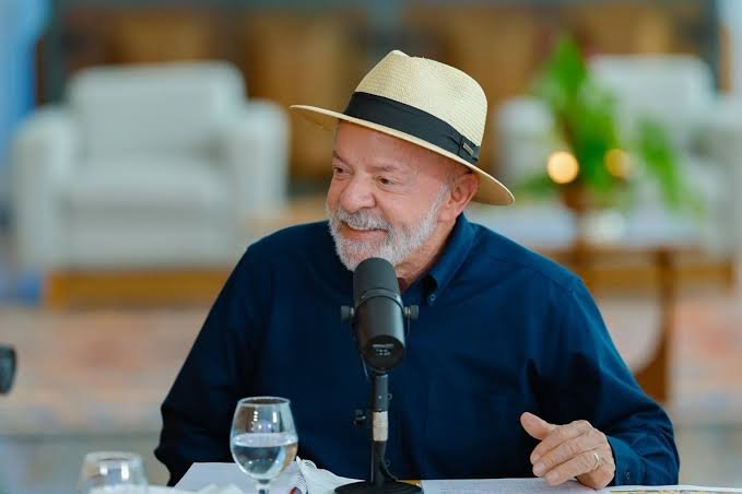 cnt_pr's tweet photo. Lula anuncia Bolsa Família 2 https://t.co/Tj5qyydHkY