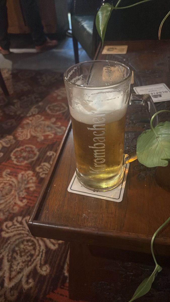 Tony3tvs's tweet photo. Absolutely cream crackerred after driving driving back &amp; forth from Bedford today . Not too knackered for a quick pint of Krom in one of my locals in Oswestry https://t.co/ic6VQRwLLy