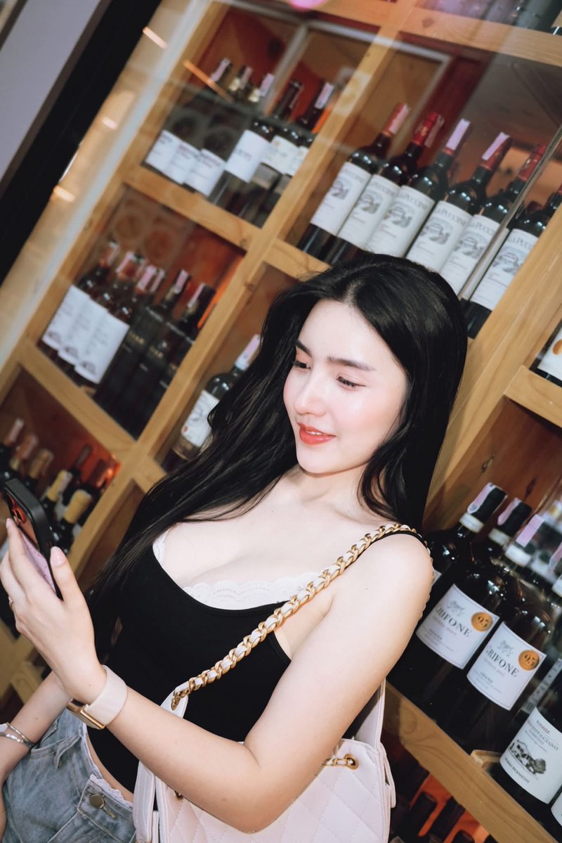 EleonorMcckyud's tweet photo. ลองใช้ครีมตัวนี้มาสักพักแล้ว 🫧 ชอบตรงที่เนื้อครีมเกลี่ยง่าย ไม่รู้สึกหนักผิว และแต่งหน้าต่อได้สบาย
ตอนทารู้สึกว่าผิวดูเรียบเนียนและสดใสขึ้น 

🆔 poyfai_01
#รับงานโคราช #เมืองโคราช #จอหอ ปักธงชัย https://t.co/nybHBdRWoD