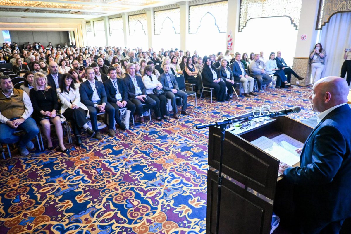 NoticiasPmy's tweet photo. #PuertoMadryn #Politica #Eventos #turismo
Puerto Madryn es seade del IV Congreso Inmobiliario
@Gus_Sastre encabezó el acto de apertura
https://t.co/3pG6MnFbGc https://t.co/ZamuVTirVV