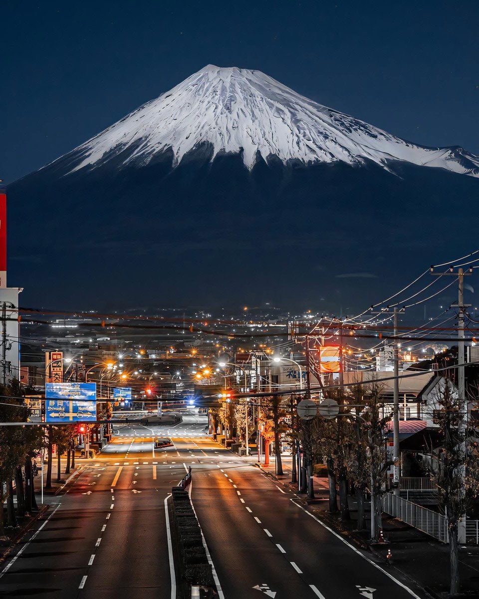 japanvistamedia's tweet photo. Mount Fuji, Japan. 🗻 https://t.co/24pwPlSgPm