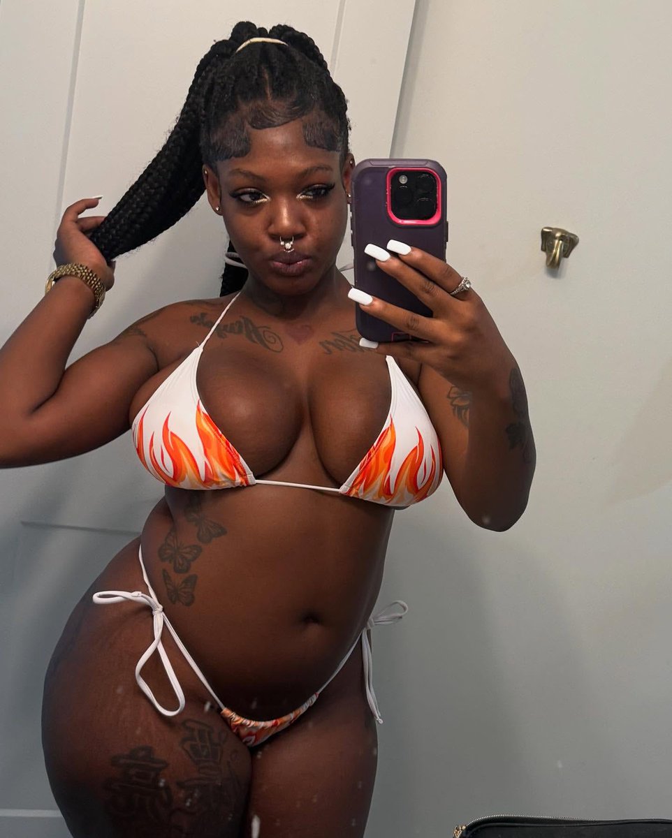 Miljeababi's tweet photo. Ass so thick 🔥 https://t.co/jwH3TtXxfl