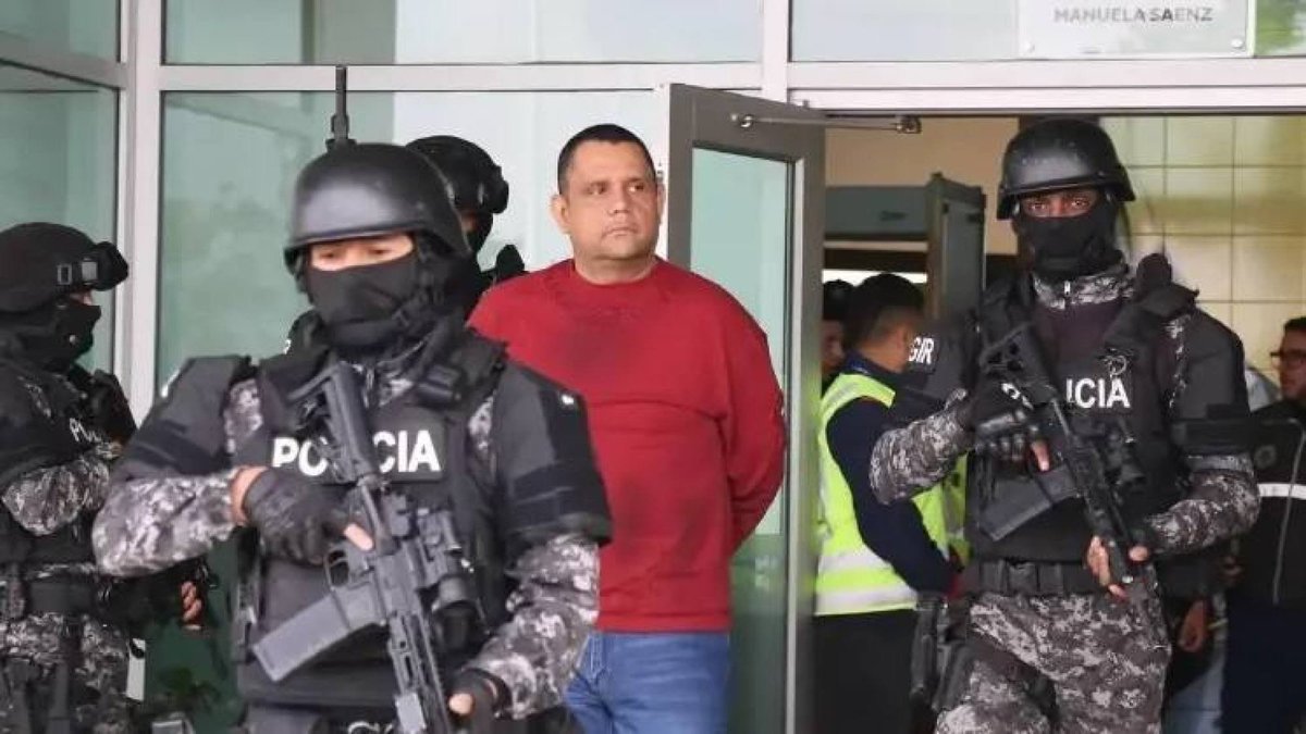 politicsecu's tweet photo. 📍Caso Blindado: ratifican prisión preventiva contra el alcalde de Esmeraldas, Vicko Villacís, por presunto lavado de activos  

​La jueza de la Corte Nacional de Justicia, Daniella Camacho, ratificó la medida de prisión preventiva en contra del alcalde de Esmeraldas, Vicko Villacís, y otros seis investigados dentro del denominado caso Blindado. La magistrada resolvió negar los recursos presentados por la defensa para modificar esta medida cautelar, por lo que los procesados deberán continuar privados de libertad mientras avanza el proceso por presunto delito de lavado de activos.