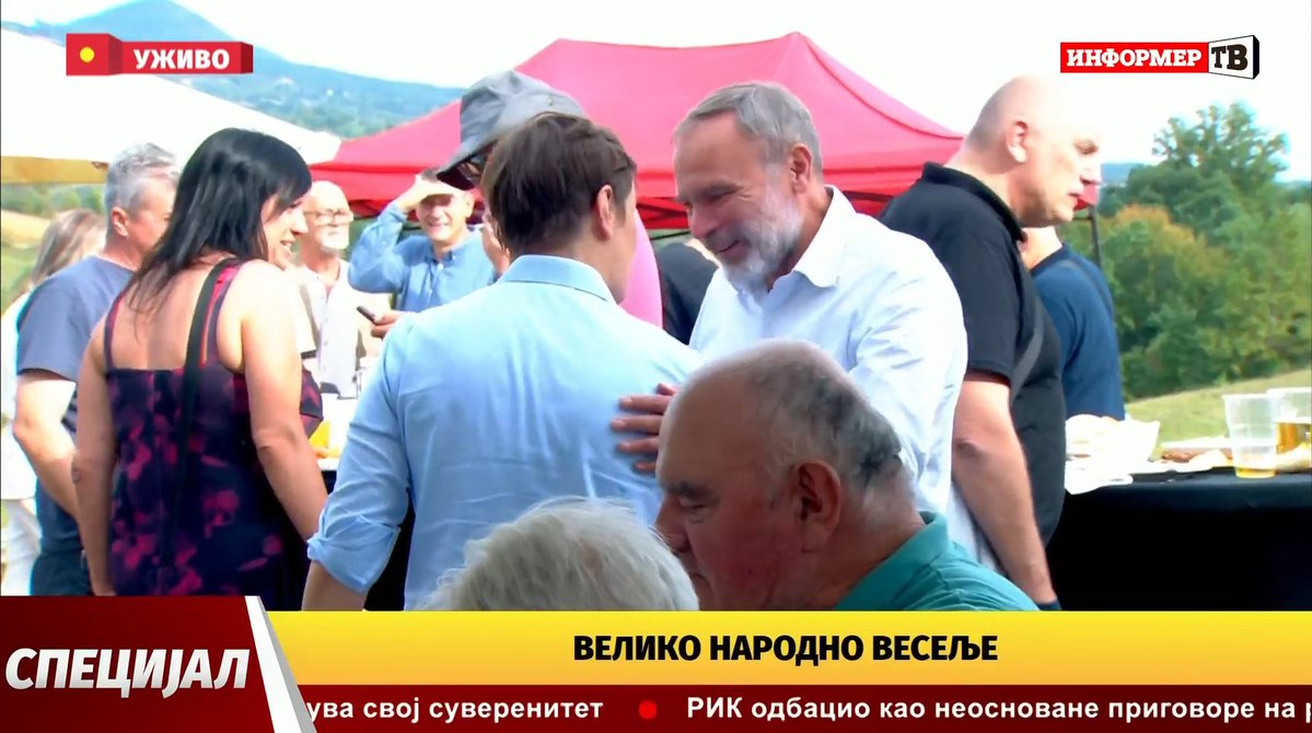 RadojevGoran's tweet photo. Laži koje @anabrnabic iznosi o Jovinoj gimnaziji su neverovatne!
Evo, pozivam sada javno @anabrnabic  na debatu o Jovinoj na javnom servisu!
Može da pozove i direktora da joj pomogne! https://t.co/GCPA8c4Blg