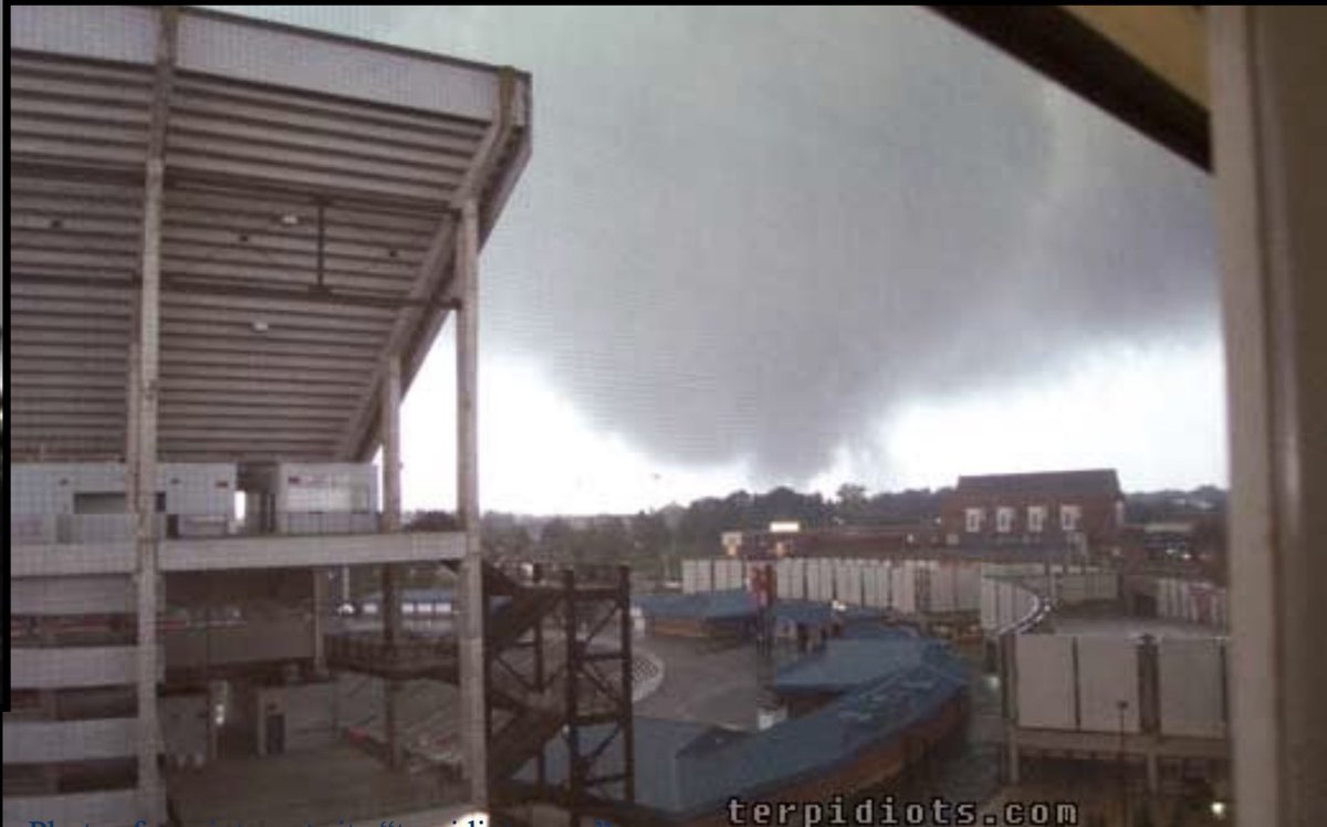 25YearsAgoLive's tweet photo. Six tornadoes strike the Washington, DC Metro Area. 

48 University of Maryland students are injured by flying debris, and two women on I-95 are killed when their car is lifted into the air. 

The tornado family causes $100 million in damages. https://t.co/O3sFtXXfqR