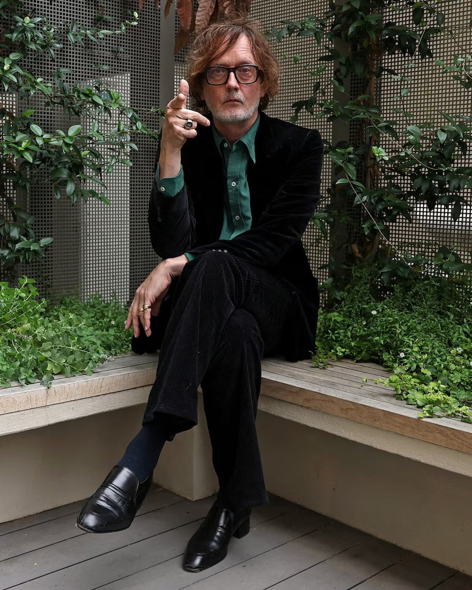 mubi's tweet photo. "What I felt ​a pull to do was to write songs. I think that's ​my way of trying to make sense of the world and out of myself."

Jarvis Cocker reflects on his career in PULP: WHAT DO YOU DO FOR AN ENCORE? Streaming globally on MUBI from September 25. https://t.co/cUI2XMzl9r