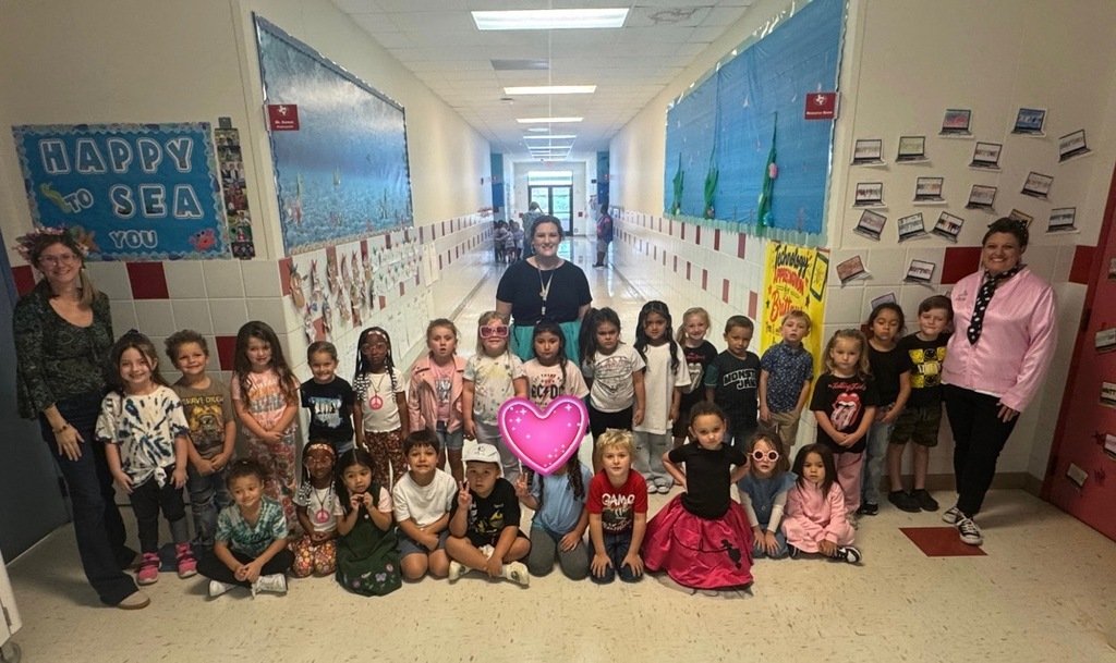 GroesbeckHOW's tweet photo. ✌️🪩 HOW went back in time today! 🪩✌️
Homecoming Week continued with Decades Day, and our little Goats showed up in style! ❤️🐐 
We are loving all the school spirit this week! ❤️🏈🐐
#HomecomingWeek #DecadesDay #GoGoats https://t.co/NCYJb2UTK0