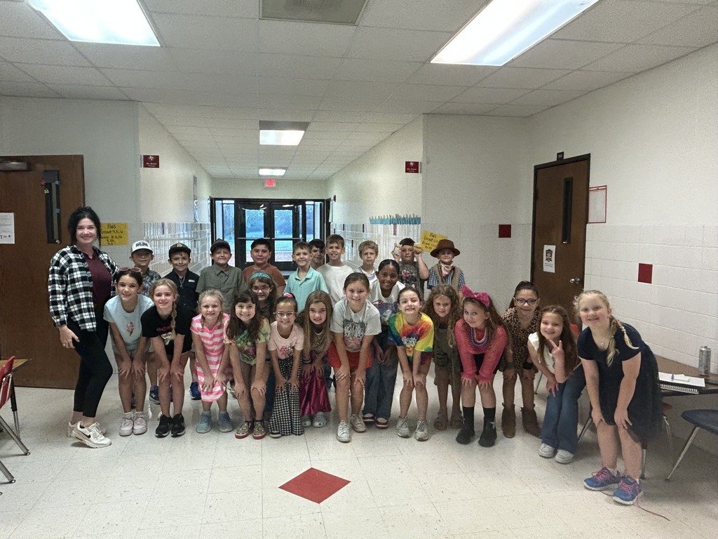 GroesbeckHOW's tweet photo. ✌️🪩 HOW went back in time today! 🪩✌️
Homecoming Week continued with Decades Day, and our little Goats showed up in style! ❤️🐐 
We are loving all the school spirit this week! ❤️🏈🐐
#HomecomingWeek #DecadesDay #GoGoats https://t.co/NCYJb2UTK0