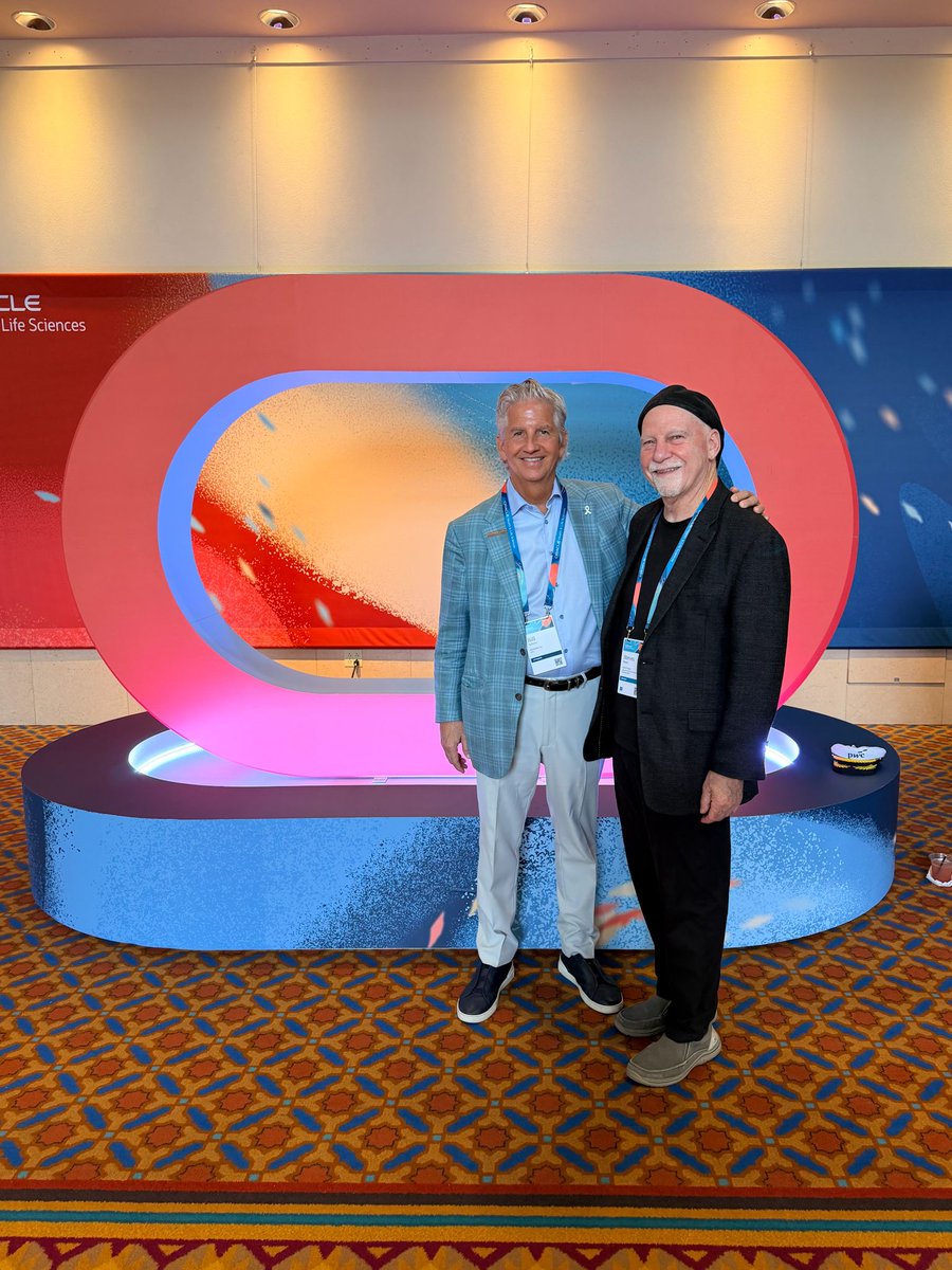 CizzleBio's tweet photo. Cizzle Bio CEO Bill Behnke joined advisors Dr. Steven T. Rosen and Sorena Nadaf-Rahrov at the @OracleHealth and Life Sciences Summit, alongside Oracle founder Larry Ellison and @ClevelandClinic President and CEO Dr. Tomislav Mihaljevic. #CizzleBio https://t.co/zucvtkQ01g