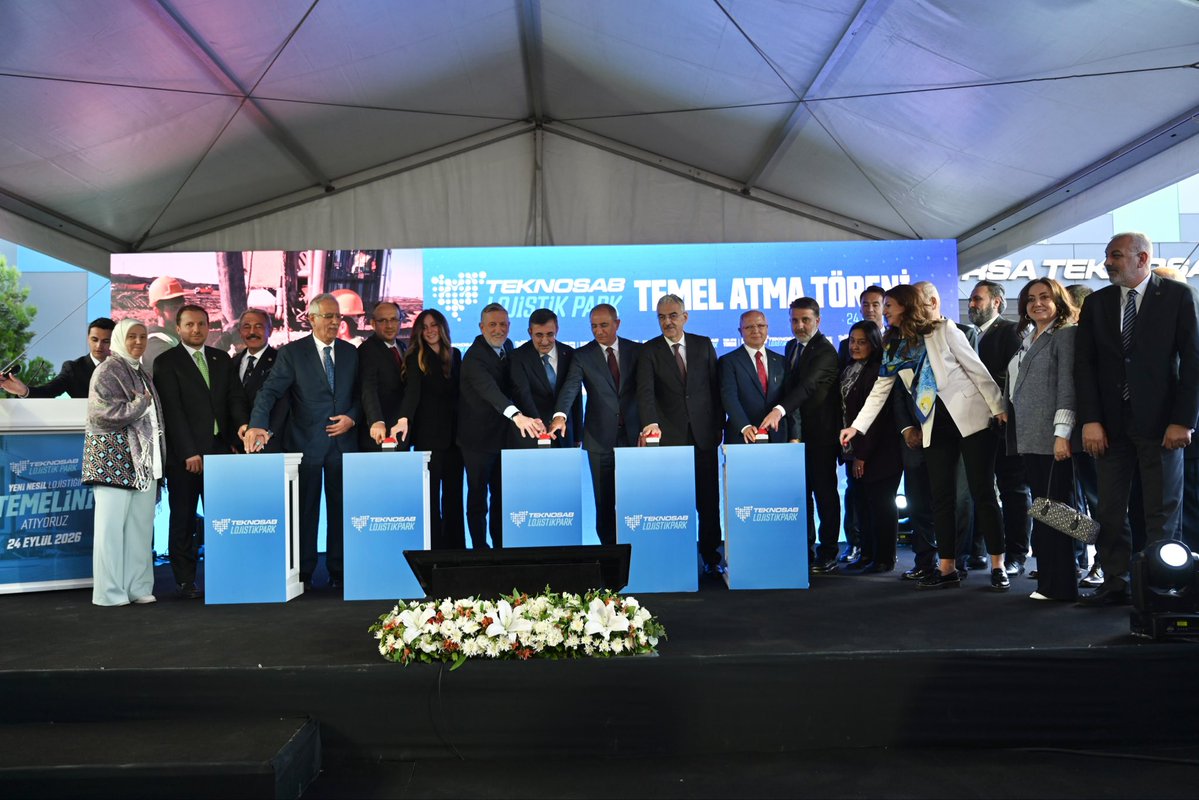 efkanala's tweet photo. Cumhurbaşkanı Yardımcımız Sayın Cevdet Yılmaz’ın katılımlarıyla Bursa’mızda yapımı planlanan ve değeri ikiyüz milyon doları aşan TEKNOSAB Lojistik Park’ın temelini attık. 

Şehrimize, Bursa’mıza hayırlı ve uğurlu olsun. https://t.co/OSfIvPPz0d