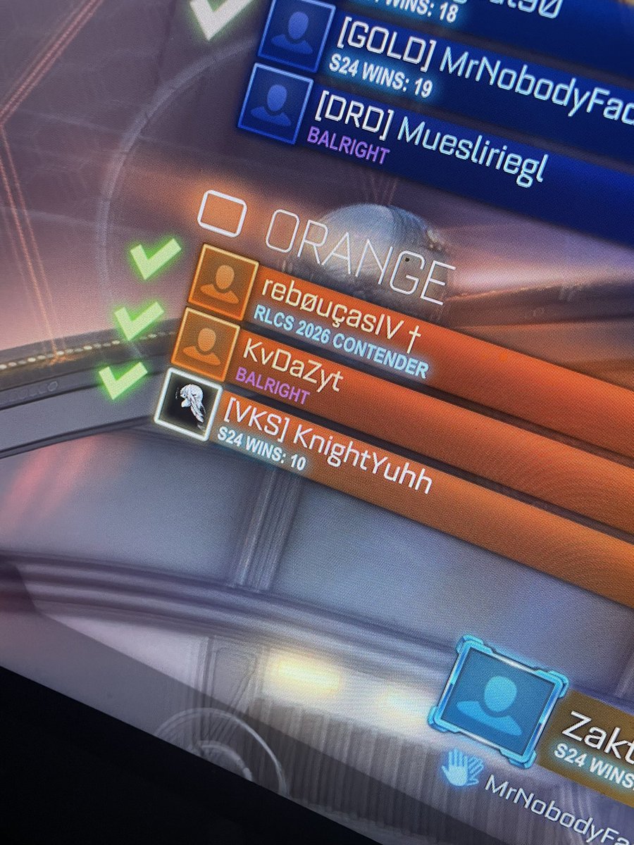 KnightYuhh's tweet photo. @Cmundorfer @RocketLeague bruh, ran into a rlcs player before a dev https://t.co/v5EVWry8Vc