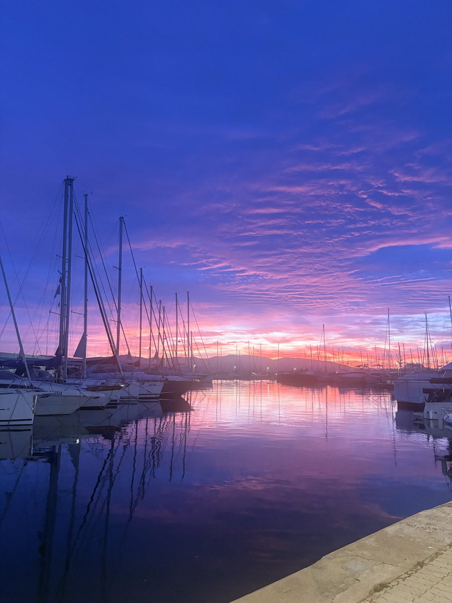 indigo96_'s tweet photo. le ciel était absolument splendide ce soir https://t.co/w9GrHXwBGo