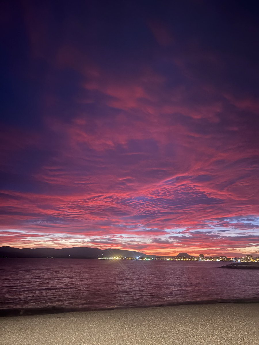 indigo96_'s tweet photo. le ciel était absolument splendide ce soir https://t.co/w9GrHXwBGo