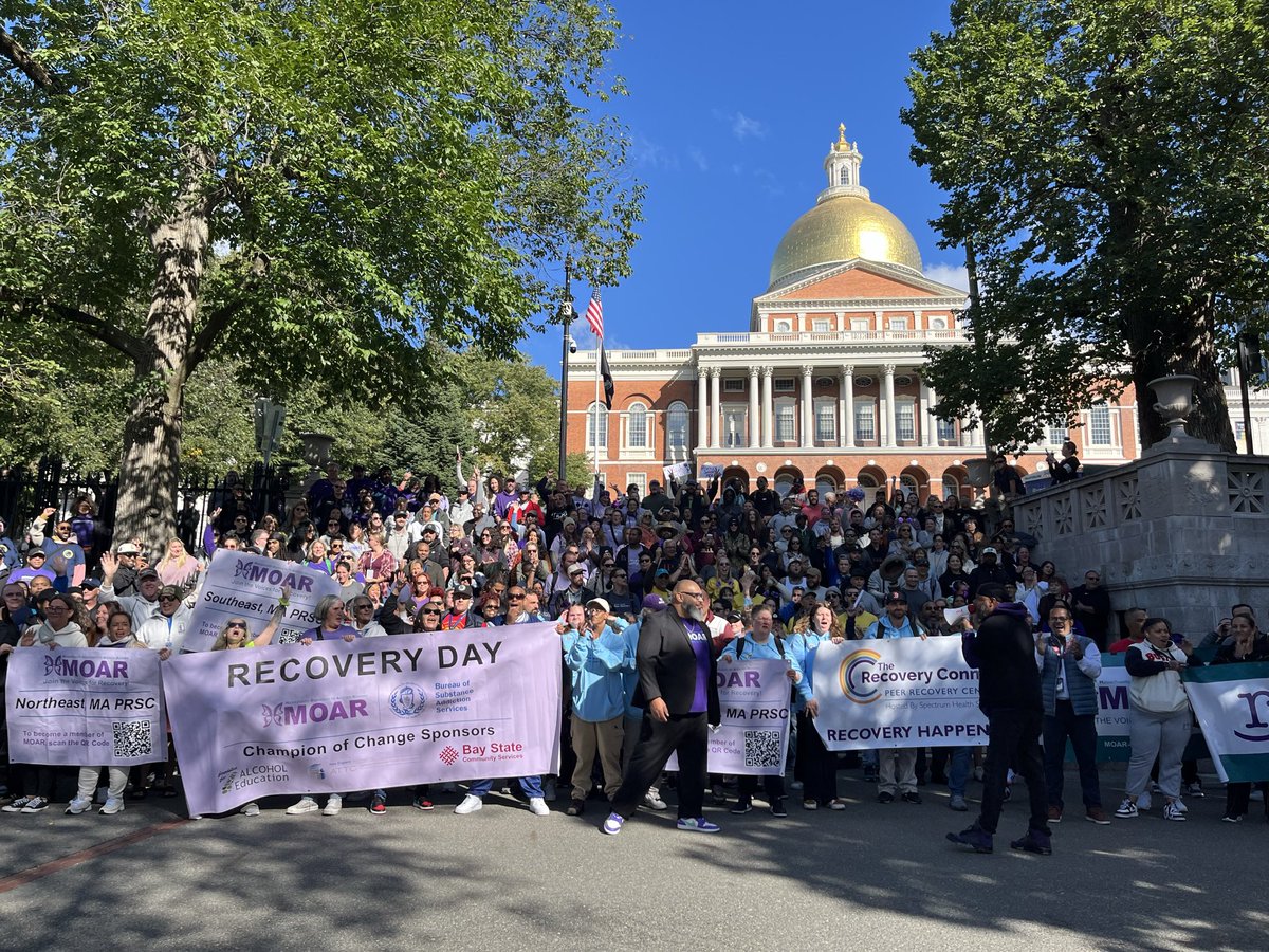 RosiesPlace's tweet photo. Today, our Behavioral Health team convened on Boston Common for @MoarRecovery Day to honor recovery and the people who make it possible. The day marks MOAR's 36th Recovery Day celebrating "the beauty, strength, and power of recovery in all of its forms and pathways." https://t.co/2LUnEmFWA0