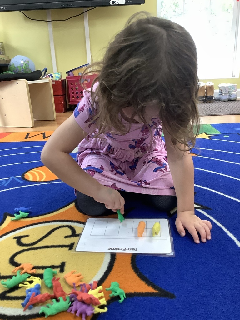 Goddard3rdLake's tweet photo. Our Pre-K Polar Bears are mastering counting and number recognition with ten frames! 🐻✨ Building a strong math foundation for kindergarten. I Can Count &amp; Make A Ten!! Ten frames are a concept in the Common Core Math Illinois Standards that are introduced and used in primary... https://t.co/VD61vw3fpJ