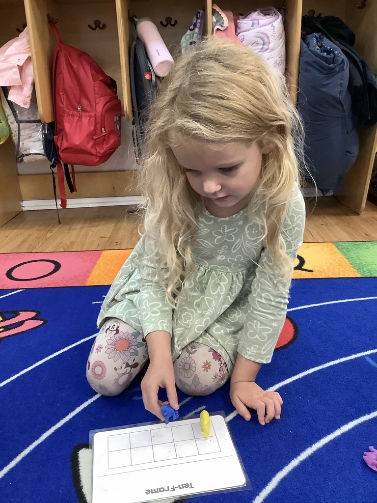 Goddard3rdLake's tweet photo. Our Pre-K Polar Bears are mastering counting and number recognition with ten frames! 🐻✨ Building a strong math foundation for kindergarten. I Can Count &amp; Make A Ten!! Ten frames are a concept in the Common Core Math Illinois Standards that are introduced and used in primary... https://t.co/VD61vw3fpJ
