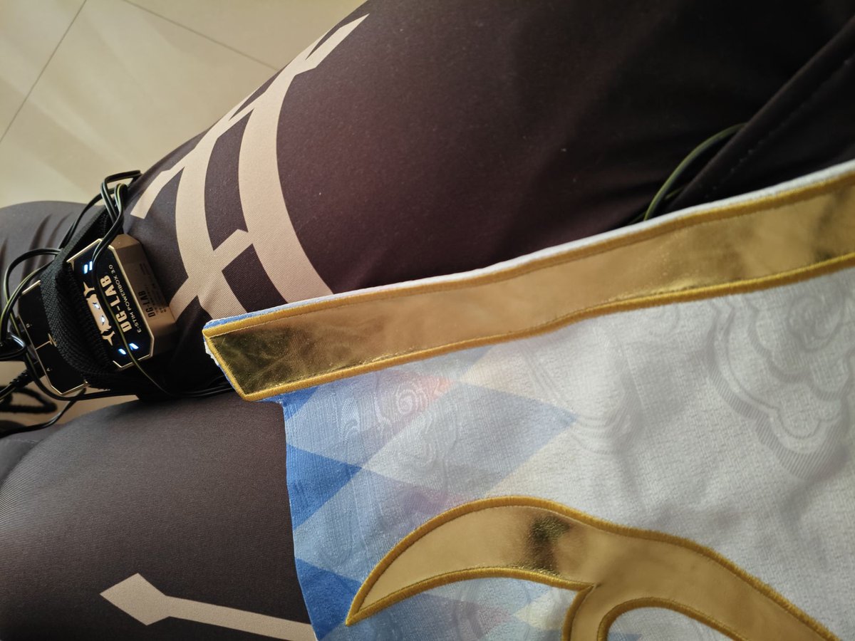 MoyuSnowflake's tweet photo. 呜哇T﹏T被电的好舒服，糟糕，下面好像有奇怪的液体流出来了，hentai不许看! https://t.co/Mm20BdaP3K
