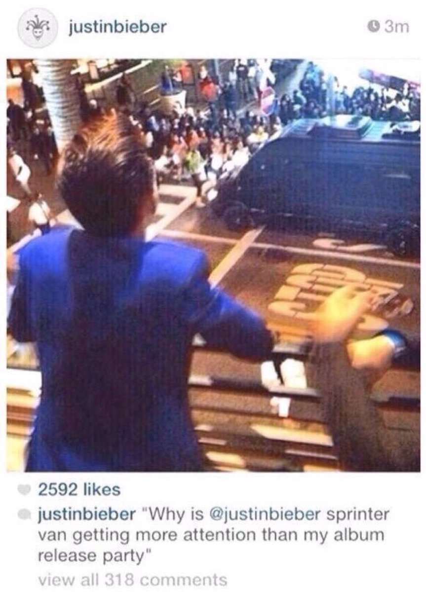 firtsplaice's tweet photo. e quando as beliebers hackearam o instagram do drake bell e encheram de coisas do justin no feed depois ele ficou dizendo que queria que as beliebers fossem extintas kkkkkk e logo dps o justin ofuscou a a festa de lançamento do album dele, dia icônico https://t.co/GtI2Hc6Jld