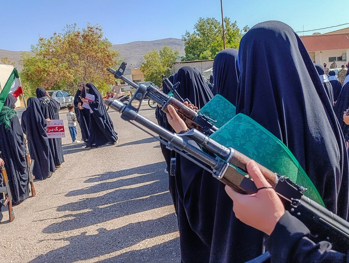h816nn's tweet photo. اینجا «جان‌فدا»ست؛
جایی که آمادگی به میدان می‌آید و اقتدار در عمل به تصویر کشیده می‌شود.

#جانفدایان_فارس
#جانفدایان_ارسنجان https://t.co/ezGOVNwg1J