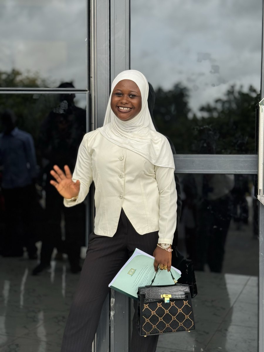 q_sofiat's tweet photo. My final results came out last weekend and I’ve been reflecting on my journey. It wasn’t easy, but  Alhamdulillah. I’m genuinely proud of how far I’ve come🤍🎓. I’m also currently open to fully funded scholarship and other opportunities that will help me grow academically and pro https://t.co/hJy3byAO7u