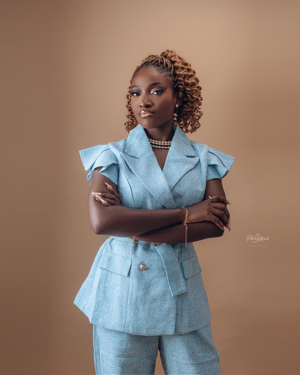 Harikeh5's tweet photo. Graduated secondary school 2018
Finally gained admission in 2022

Graduated with a First Class in English and International Studies, Osun State University.

GET IN JHOOR!!! https://t.co/g7d0CHxXWY