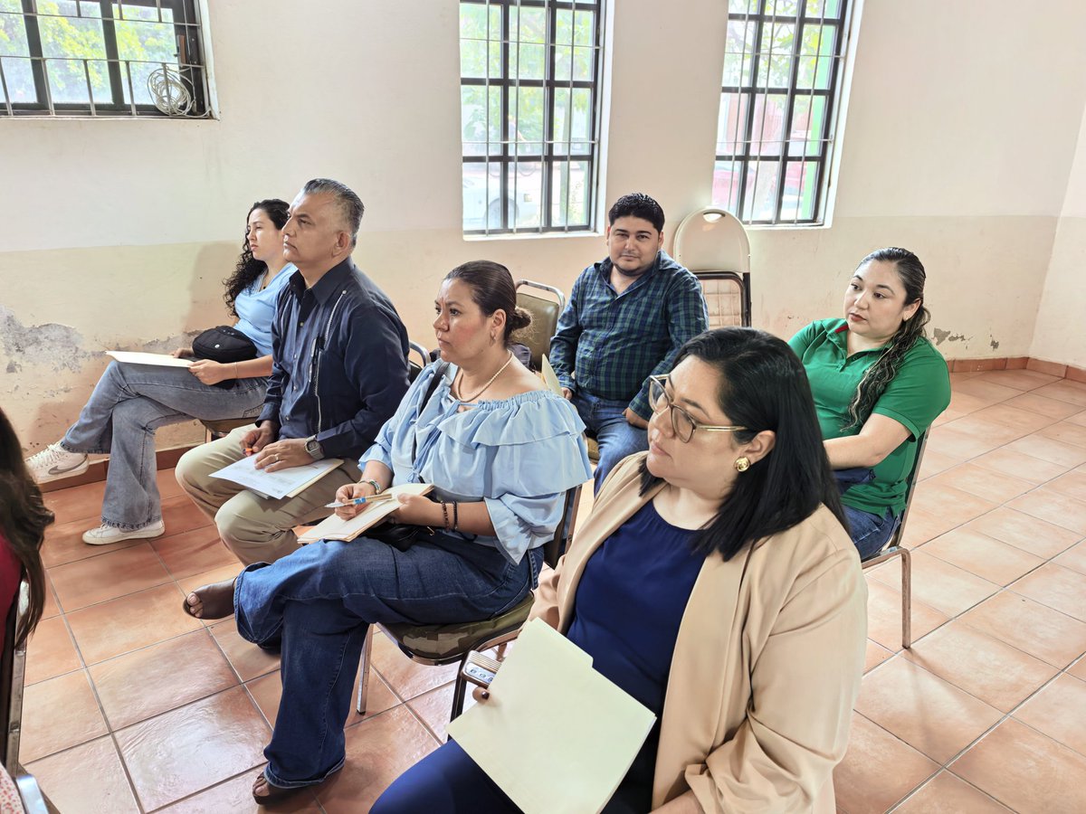 CobaesZonaO2's tweet photo. #45AniversarioCOBAES | Se realizó reunión de trabajo con docentes responsables del Programa de Tutorías de  @CobaesZonaO2, orientada a fortalecer las acciones de acompañamiento académico y cognitivo para las y los estudiantes, con la participación de autoridades ejecutivas. https://t.co/VVeRUS0D7n