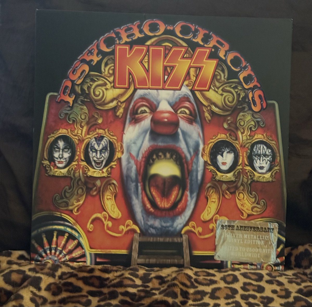 rebelwithyou's tweet photo. On September 22, 1998
KISS released’Psycho Circus’ album
YOUR FAVOURITE SONGS?🎶
I’ll start …
- Psycho Circus
- Within
- Into The Void
- You Wanted The Best
#Kiss #KissArmy #vinyl #PsychoCircus https://t.co/aZMa0ImnmM
