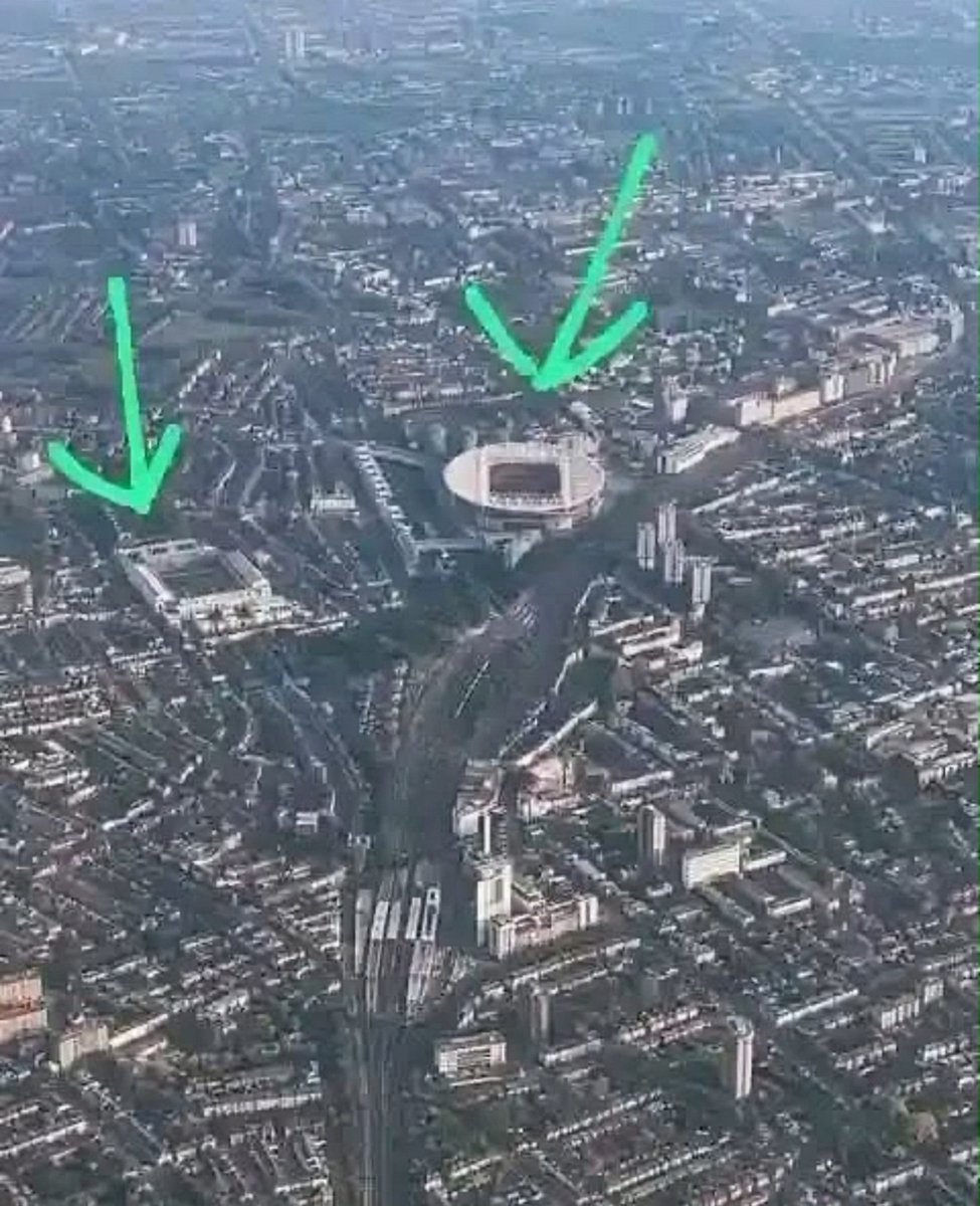 ejykmykel1's tweet photo. Only football genius can Identify this two 
stadium’s 😂🤏🤏 https://t.co/qy25dZbQcR