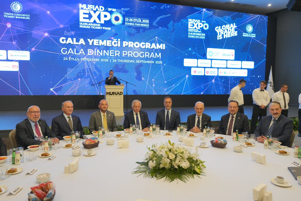 _MHPistanbul_'s tweet photo. TBMM Başkanvekili, İstanbul Milletvekilimiz Sn. @celal_adan ve İl Başkanımız Sn. @BBvolkanyilmaz, 21. Uluslararası MÜSİAD EXPO Fuarı kapsamında düzenlenen Gala Programı’na katıldılar. https://t.co/z7llKEdQAX