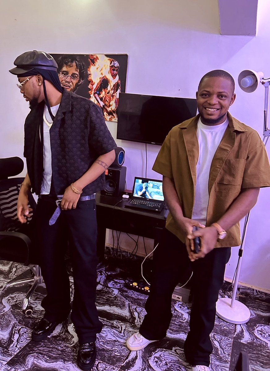Danifresh__'s tweet photo. I came 
I saw
I conquer
Anywhere u see my mgt Jeddi @UcPaul3 bill am ,1000 shares 4rom aliko refinery no small 🥷🦅🥶 https://t.co/q9lL9OfrkM