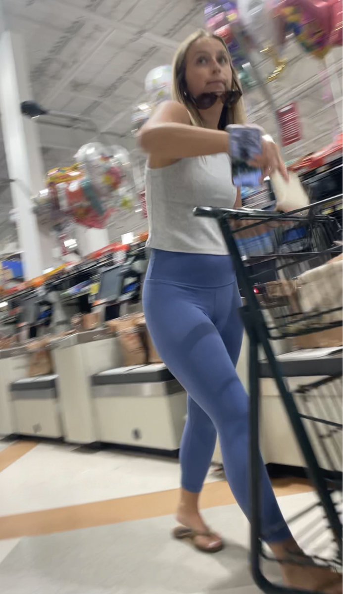 youurweakness15's tweet photo. thick bubble booty blonde https://t.co/zvfBljXete