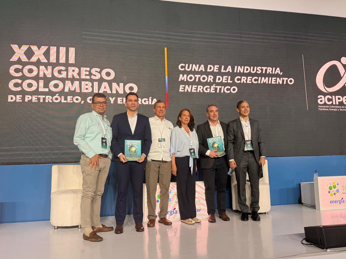 campetrol's tweet photo. Nuestro presidente ejecutivo, Nelson Castañeda, participó en el XXIII Congreso Colombiano de Petróleo, Gas y Energía de @Acipet_CO , en el panel sobre Yacimientos No Convencionales.

Un diálogo técnico sobre su potencial y las oportunidades para fortalecer la seguridad y autosuficiencia energética del país. ⚡

#CAMPETROL #SeguridadEnergética
