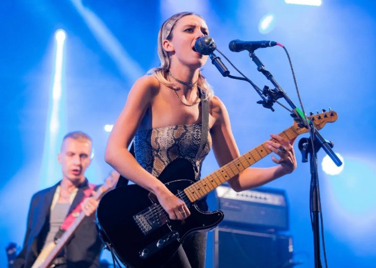 girlsingrs4ever's tweet photo. #WolfAlice #unraveledtour #EllieRowsell https://t.co/0G0wvjHI1w