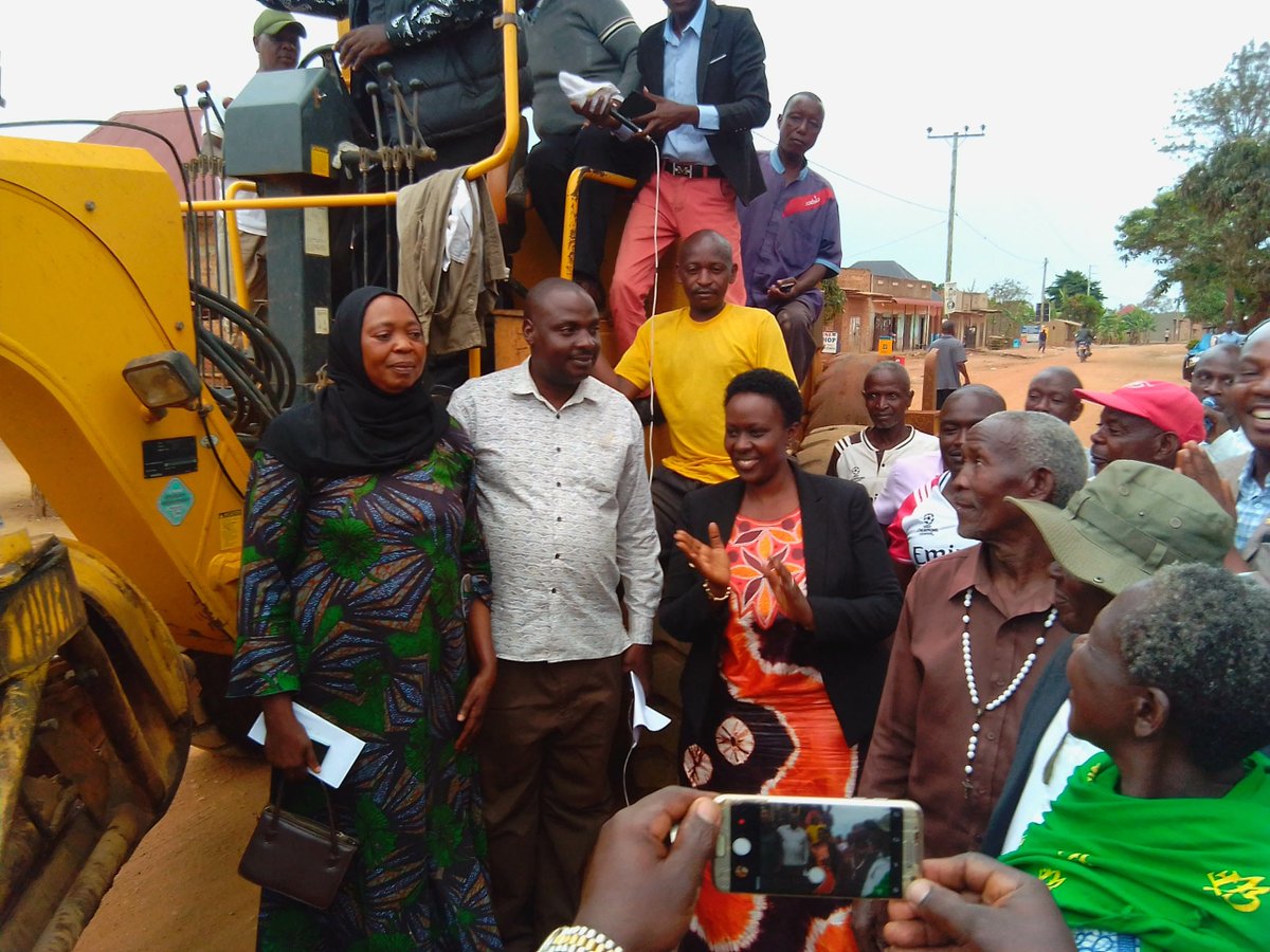 JuliusByaruhan's tweet photo. Hon. Doreen Katushabe Birungi, Woman MP Lyantonde, joined the District Roads Committee to launch the rehabilitation of Kasambya–Kitazigolokwa–Kinuuka Junction and Kyemamba–Kanshama–Kyabajubi roads.
She engaged locals to safeguard the works and adherence to approved road designs. https://t.co/hiIv8yq7PT