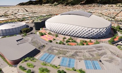 musictrendscol's tweet photo. #EsTendencia: CAMBIOS EN EL NUEVO EL CAMPÍN 🏟️

El proyecto para la construcción del nuevo estadio El Campín tendría novedades importantes:

🇨🇳 PowerChina, multinacional china, habría sido seleccionada como contratista principal para ejecutar la construcción del escenario. La firma inglesa 🏴󠁧󠁢󠁥󠁮󠁧󠁿 anunciada anteriormente ya no estaría a cargo del proyecto. 

PowerChina ha construido parques solares, hospitales y universidades en Colombia 🇨🇴, además de estar a cargo de la Estación 14 de la Línea 1 del Metro de Bogotá. En otros lugares del mundo ha construido complejos hoteleros, residenciales y un estadio de 35.000 personas en Angola 🇦🇴 

🔨 La compañía trabajaría bajo el modelo EPC (Ingeniería, Aprovisionamiento y Construcción), lo que significa que tendría a su cargo los diseños técnicos definitivos, la contratación de proveedores, la compra de materiales y la ejecución de las obras hasta su entrega.

📦 Además, asumiría los riesgos relacionados con importaciones y posibles contingencias en la cadena de suministro.

👥 ¿Y el aforo? El proyecto estaría revisando la capacidad del estadio para llevarla hasta 60.000 espectadores, por encima de lo contemplado inicialmente.

⚠️ La cifra definitiva todavía dependerá del diseño arquitectónico y de los estudios de ingeniería de detalle.

🫩 ¿Y qué falta? Según el Director del IDRD, una vez aprobado el plan de movilidad, las obras iniciarían y aún se contempla Diciembre de 2027 como posible fecha de entrega.  

Cc. Con información de @ValoraAnalitik e @infobaecolombia