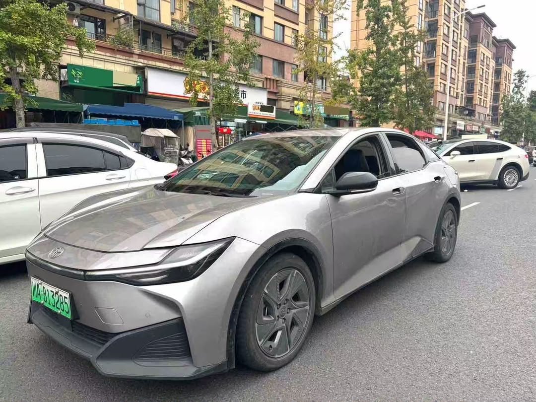 kwasi_amponsa's tweet photo. 2023 Toyota bz3
Fully electric vehicle “not hybrid “
185k to tema ,electric vehicle https://t.co/NKlVGWs78H