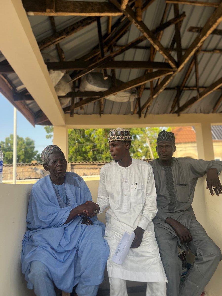 BABABEJUNIORqi's tweet photo. Bulumkutu Yan Nono marketers expressed their sincere appreciation and gratitude to Prof. Babagana Umara Zulum and @EngrBababe for providing them with a new and improved place to continue their businesses.

The marketers are very happy and grateful for the new market https://t.co/MJflIMLqSQ