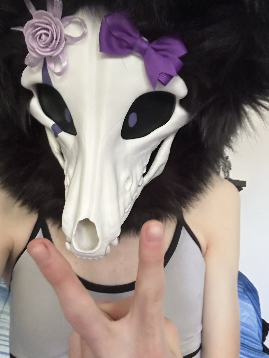 SkullDogFemBoi's tweet photo. Am I cute? https://t.co/2li8SOnWk7