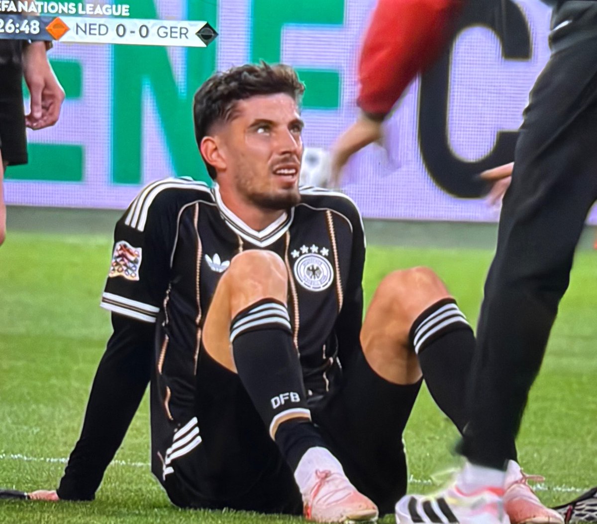 bIuezoya's tweet photo. kai is injured….are you joking https://t.co/XBJIxsIdjh