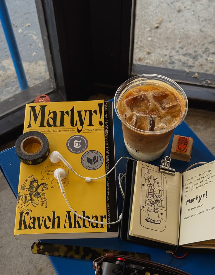 dayydreamaa's tweet photo. Book, music, and coffee ☕📚🎧 https://t.co/pClrNZLZLr