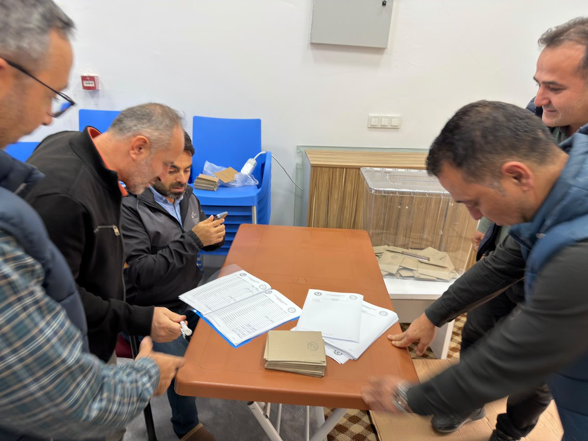 HavzaEbs's tweet photo. Demokrasi şölenimizin ilk ayağı olan delege seçimimizi tamamlandık .Sürecin başarıyla tamamlanmasını sağlayan ilçe yönetimi, sandık kurulu üyeleri, delege adayları ve oylamaya katılan kıymetli üyelerimize teşekkür ediyoruz.
Sonuçlar büyük @EgitimBirSen ailemize hayırlı olsun. https://t.co/Qj914ta63A