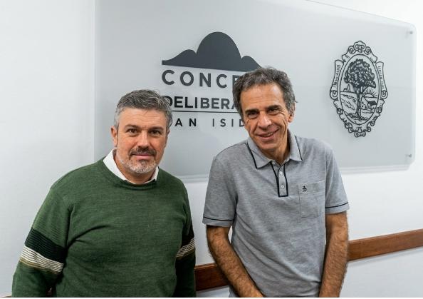 AgenciaSuburban's tweet photo. #Quilmes
#Buffone se reunió con el Presidente del #HCD #SanIsidro
Lee la nota
https://t.co/kZwBXJqBcu https://t.co/5KX0eoqfed