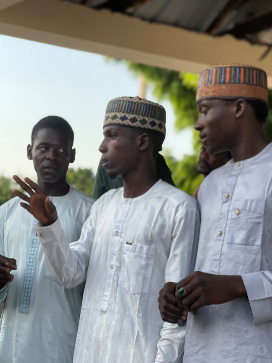 BABABEJUNIORqi's tweet photo. Bulumkutu Yan Nono marketers expressed their sincere appreciation and gratitude to Prof. Babagana Umara Zulum and @EngrBababe for providing them with a new and improved place to continue their businesses.

The marketers are very happy and grateful for the new market https://t.co/MJflIMLqSQ