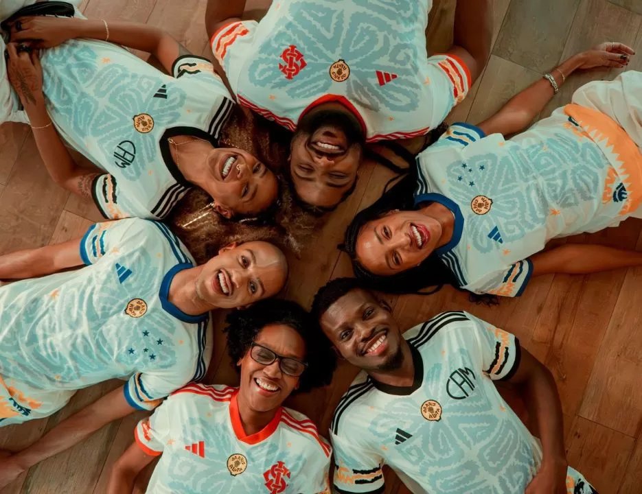 Joa1modes's tweet photo. @gustasfc_ @nnickbueno @lucasdsbarros a pois a adidas é diferente https://t.co/H2M8vTufEi